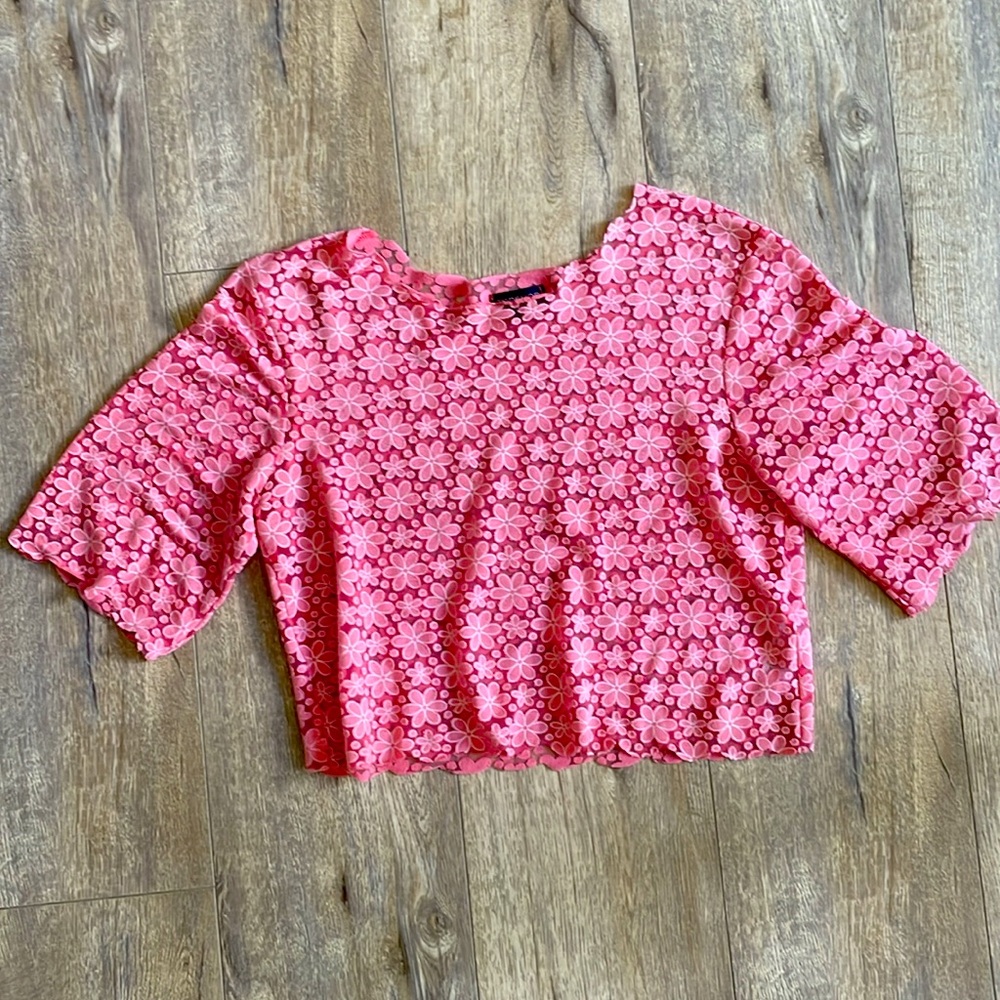 Top shop cropped coral sheer flower top size 6